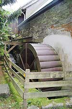 Wasserrad der Knochenmühle Mühlhofe in Meinerzhagen-Mühlhofe