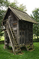 Kornkasten nahe der Löher Mühle