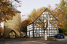 Das Hachtor in Rüthen aus dem 14 Jahrhundert ist das einzige von ehemals vier Stadttoren, das noch erhalten ist