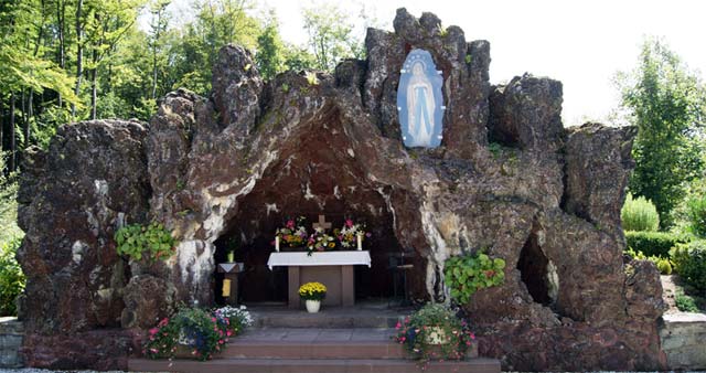 Die Lourdes-Grotte in Altenkleusheim