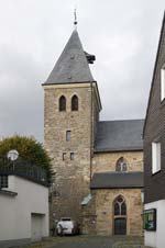 Die evangelische Jakobus-Kirche mitten im Zentrum von Breckerfeld