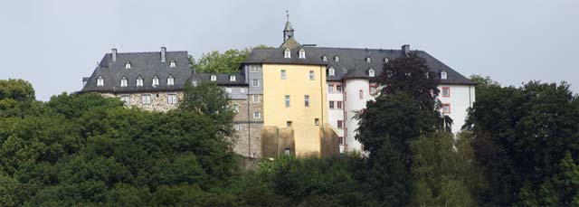 Blick von der Sieg auf die Freusburg