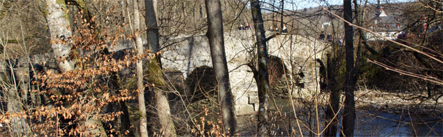 Historische Nisterbrücke zur Abtei Marienstatt