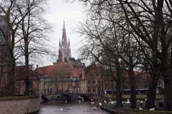 Brügge, Blick vom Minnewater auf die Liebfrauenkirche