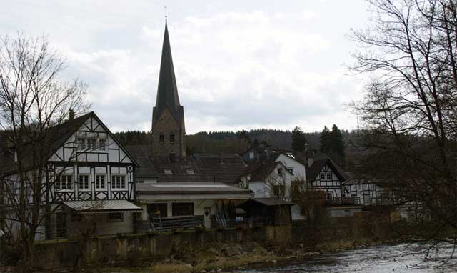 Blick über die Agger auf Ründeroth