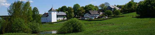 Blick auf die katholische Kirche in Römershagen