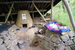 Nachbildung eines keltischen Eisenschmelzofens im historischen Hauberg Fellinghausen