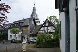 Skulpur Natur vor dem Haus Mehlau in Nümbrecht