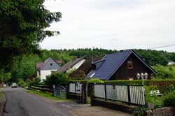 Blick über Heckhaus auf den Heckberg