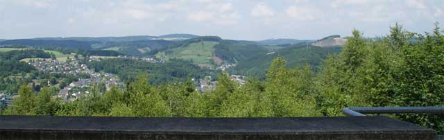 Blick vom Dornerkopf über das Tal der Agger