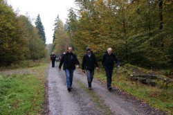 Wandergruppe auf der Buchhelle