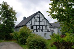 Landwirtschaftliches Anwesen im Weiler Berghausen