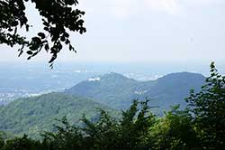 Blick von der Löwenburg auf den Drachenfels