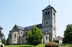 Katholische Pfarrkirche St. Johannes der Täufer in Uckerath