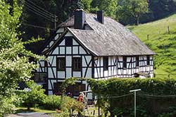 Die ehemalige Hermesmühle im Hanfbachtal