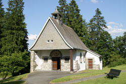 Die Hubertuskapelle in Jagdhaus unmittelbar am Rothaarsteig