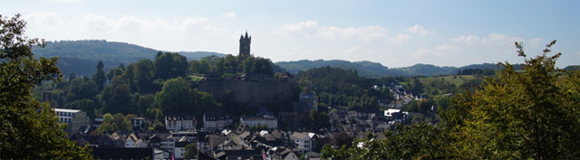 Blick vom Bismarcktempel auf den Wilhelmsturm