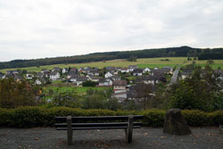 Blick vom Rothaarsteig auf Lützeln im Hickengrund