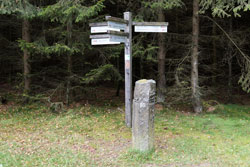 Kilometerstein 0 der Westerwaldvariante an der Kalteiche