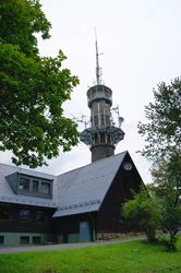 Aussichtsturm mit Raststätte auf dem Kindelsberg