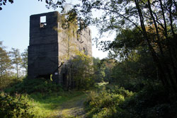 Industriedenkmal Klopfmaschine im ehemaligen Basaltsteinbruch Lützeln