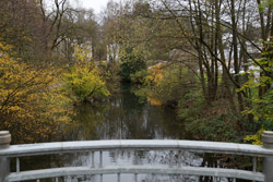 Die Wupper im Wipperfürther Stadtzentrum