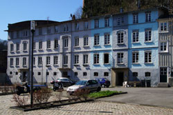 In unmittelbarer Nähe zur Fabrik baute das Unternehmen viele Werkswohnungen, so dass an dieser Stelle ein kleines Stadtviertel entstand