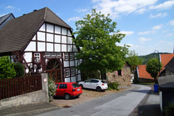 Die Kirchstraße in Kallenhardt