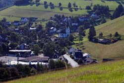 Blick von der Golddorf-Route über Kirchrarbach