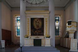 Altar mit Altarbild des Malers Ernst Deger in der Auferstehungskirche am Neumarkt in Arnsberg