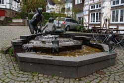 Brunnen im historischen Oberdorf