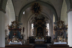 Inneres der Pfarrkirche St. Johannes-Evangelist in Eversberg