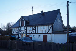 Siegerländer Bauernhaus in der Ortsmitte von Meiswinkel