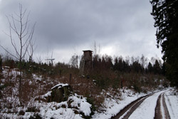Blick über die ehemalige Nassau-Siegener Landhecke zum Ewigen Fuhrmann