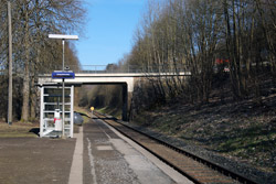 Start dieser Etappe des Siegerlandwegs ist der Haltepunkt Stift Keppel - Allenbach