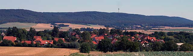 Blick über Apelern auf den Deister