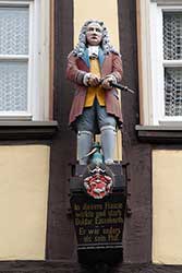 Holzstatue Doktor Eisenbart