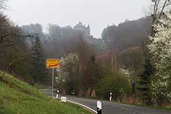 Schloss Berlepsch erhebt sich auf den Anhöhen des Werratals