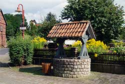 Dorfbrunnen am Zuweg in Nentershausen
